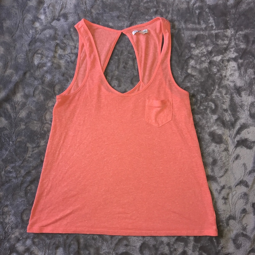 American Eagle salmon colored shirt